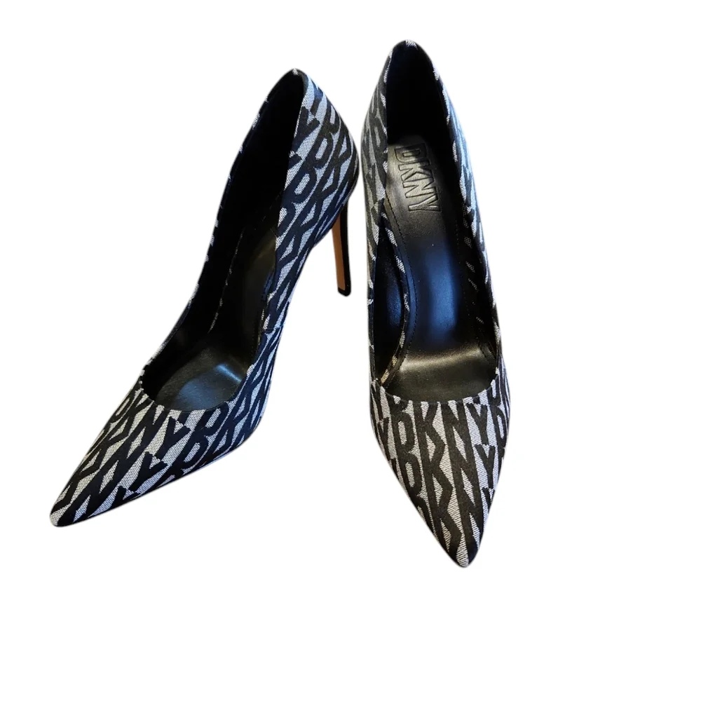 NEW DKNY Embossed Stiletto 4" Heel - Picture 2 of 8